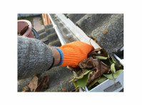 Gutters Cleaning Greensboro (2) - Home & Garden Services