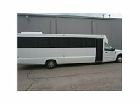 Jackson Party Bus (5) - Transport samochodów