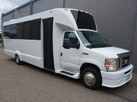 Limo Bus Knoxville (5) - Автомобилски транспорт