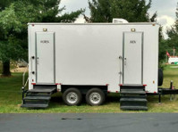 Vip Restroom Trailers (6) - Construction Services