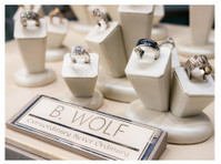 BVW Jewelers - Fine Engagement Rings & Custom Designs (3) - Jóias