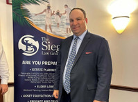 Barry D. Siegel, Esq. (7) - Lawyers and Law Firms
