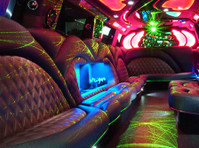 Amazing Party Buses & Limos in Sioux Falls, SD (2) - Car Rentals