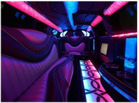 Limousine Miami (2) - Car Rentals