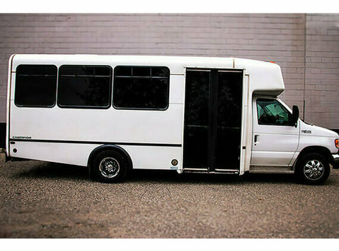 Cedar Rapids Party Buses - Auto pārvadājumi