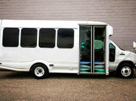 Cedar Rapids Party Buses (1) - Transporte de carro
