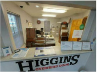 Higgins Overhead Door (2) - Okna, dveře a skleníky