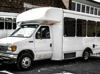 Limo Bus Cedar Rapids (1) - Car Rentals