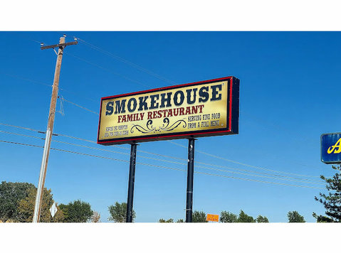 Smoke House Restaurant - Ресторанти