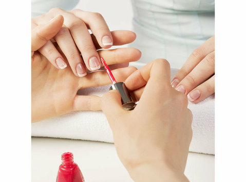 Choice Nails - Третмани за убавина