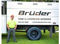 Bruder Tree & Landscape Services (1) - Jardineros