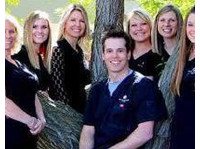 Brian Francis, Dmd Aesthetic & Family Dental Center (5) - Zubní lékař