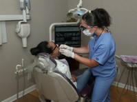 Envy Smile Dental Spa (6) - Artsen
