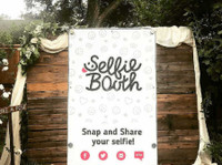 Selfie Booth Co. (8) - Фотографи