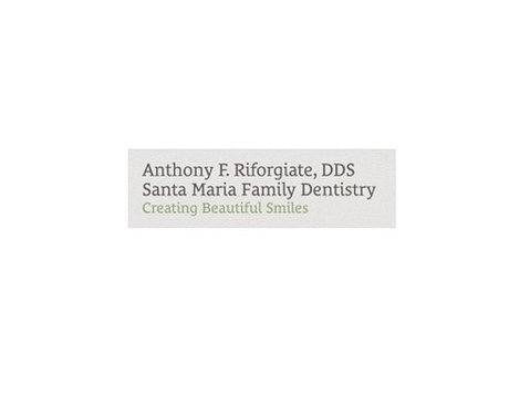 Anthony F. Riforgiate, DDS - Стоматолози