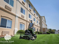 Cutting Edge Lawn & Landscape (2) - باغبانی اور لینڈ سکیپنگ