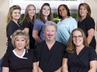 White Knoll Comprehensive Dentistry (2) - Zubní lékař