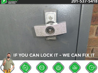 Resnick's Locksmith Services (3) - Security services