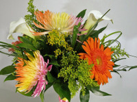 Roberts Floral & Gifts (1) - Gifts & Flowers