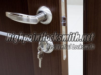 High Point Locksmith Services (4) - Безбедносни служби