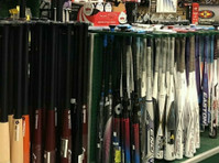 Scott's Sports Supplies & Batting Cages (1) - Αθλητισμός
