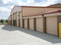Broadmoor Storage Solutions (2) - Αποθήκευση