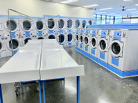 WaveMax Laundry Knoxville (3) - Уборка