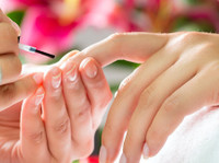Scottsdale Hand & Foot Spa - Nail Salon (1) - Спа процедури и масажи