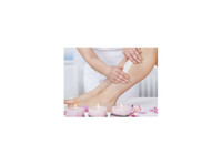 Scottsdale Hand & Foot Spa - Nail Salon (3) - Spas & Massagen