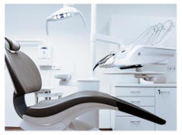 Sandstone Oral Maxillofacial Surgery (3) - Dentistes