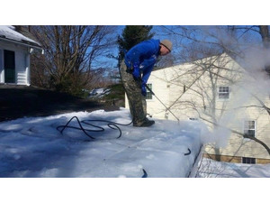 Professional ice dam removal - Roofers & Roofing Contractors