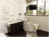 Skypark Dental Professionals - Sydon Arroyo, DDS, FAGD (3) - Стоматолози