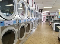 Super Suds Laundromat & Wash and Fold (1) - Почистване и почистващи услуги