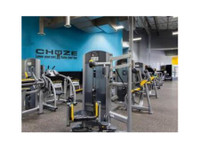 Chuze Fitness (3) - Γυμναστήρια, Προσωπικοί γυμναστές και ομαδικές τάξεις