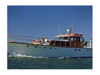 Just Dreaming Yacht Charters (2) - Iates & Vela