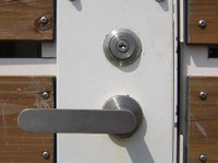 Victor's Locksmith Co. (5) - Servicios de seguridad