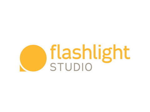 Flashlight Studio - Φωτογράφοι