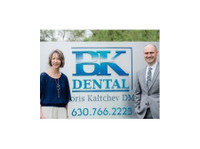Bk Dental: Dr. Boris Kaltchev (1) - Zubní lékař