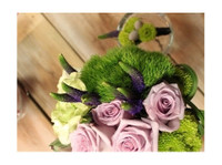 Lakeside Floral & Gift (7) - Gifts & Flowers