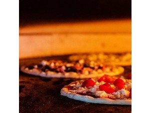 Angelo Elia Pizza - Ресторанти