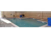 5280 Pool and Spa (1) - Плувен басейн  и Спа процедури