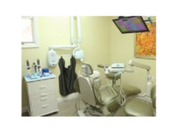 Wayne Family Dental (1) - Οδοντίατροι