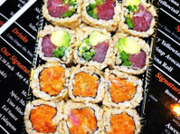 Sushi Sushi (3) - Food & Drink