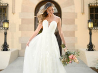 Azaria Bridal - Wedding Gowns & Tuxedo Rental (2) - Haine