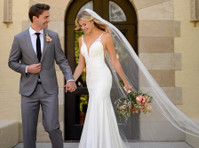 Azaria Bridal - Wedding Gowns & Tuxedo Rental (3) - Roupas