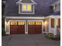 Tip Top Garage Doors (3) - Builders, Artisans & Trades