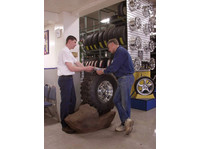 Les Schwab Tires – Barbur Blvd. (2) - Автомобилски поправки и сервис на мотор