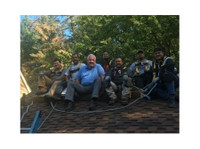 Roof Life of Oregon (2) - Montatori & Contractori de acoperise