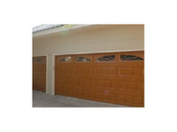 Hutchins Garage Doors (3) - Okna, dveře a skleníky