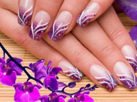 Signature Nails and Spa | Eyebrow in Houston (3) - Beauty Treatments